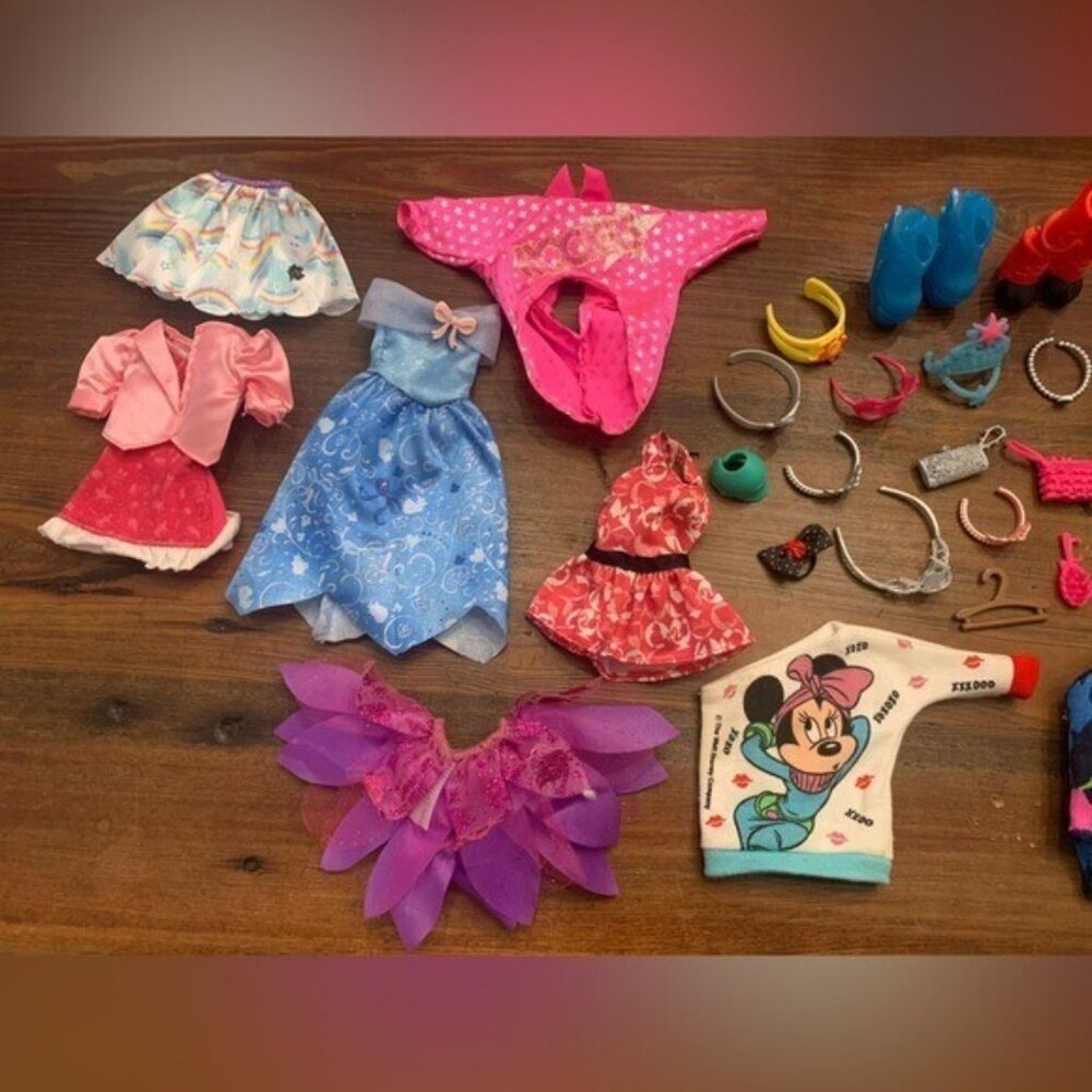 Barbie accessories some vintage and gently used, Disney, high boots, purses - Picture 7 of 9